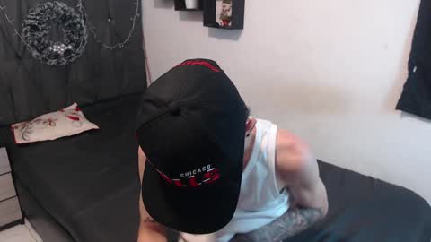 Snapshot of latins_boys_20 chatting on 12.28.24 NICK online show from 12.28.24