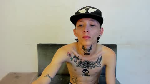 Snapshot of latins_boys_20 chatting on 01.18.25 NICK online show from 01.18.25