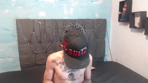 Snapshot of latins_boys_20 chatting on 01.29.25 NICK online show from 01.29.25