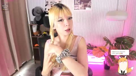 laukyubey1 online show from 02.24.26