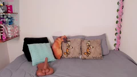 laura1__ online show from 11.06.25