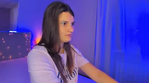 Snapshot of laura__leee chatting on 07.19.26 Laura online show from 07.19.26