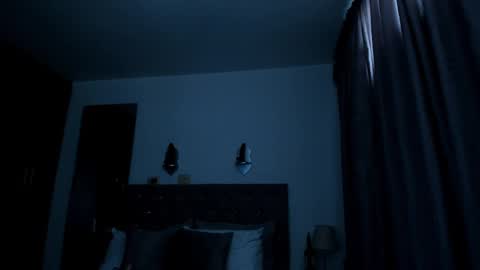 Snapshot of laura__martiinez chatting on 02.19.25 online show from 02.19.25