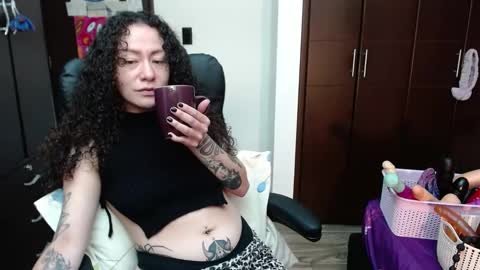 Snapshot of laura_anal_ chatting on 01.27.25 Wen online show from 01.27.25