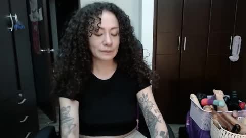 Snapshot of laura_anal_ chatting on 01.29.25 Wen online show from 01.29.25