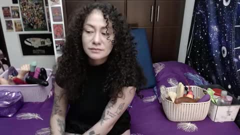 Snapshot of laura_anal_ chatting on 10.22.25 Wen online show from 10.22.25