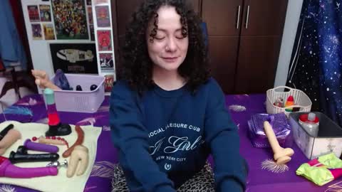 Snapshot of laura_anal_ chatting on 10.23.25 Wen online show from 10.23.25