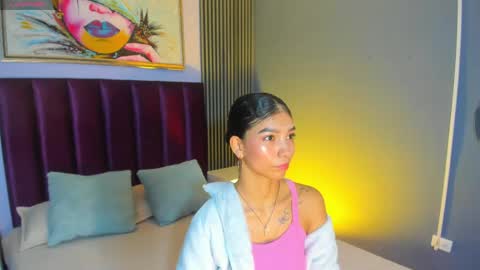 Snapshot of laura_aristizabal_19 chatting on 04.24.26 Laura online show from 04.24.26