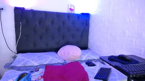 LAURA online show from 12.12.24