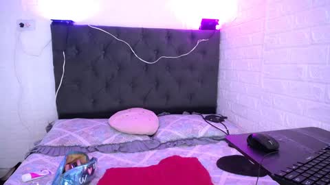 LAURA online show from 12.15.24