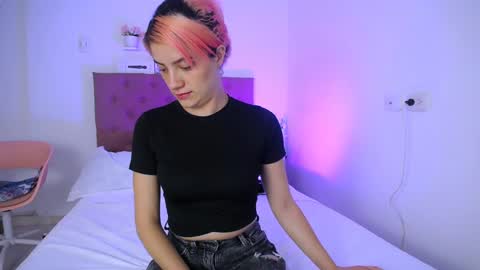 LAURA online show from 01.08.25