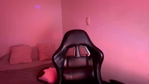 laura online show from 04.14.26