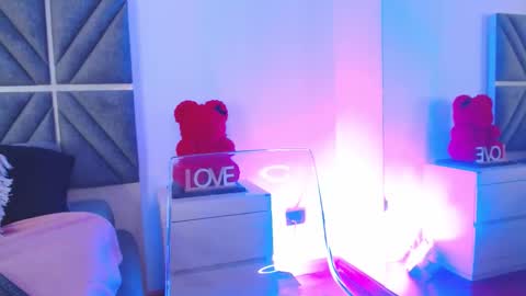 laura_dicardy online show from 11.05.25