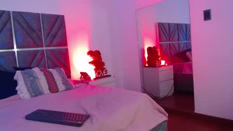 laura_dicardy online show from 12.02.25