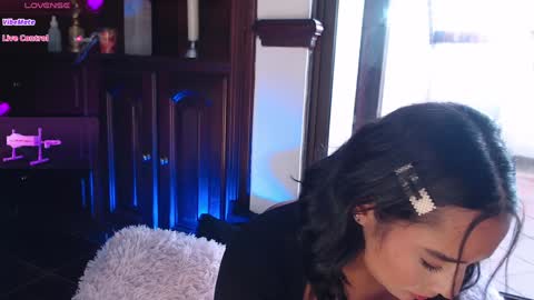 Snapshot of laura_golden1 chatting on 12.12.24 lLAURA online show from 12.12.24