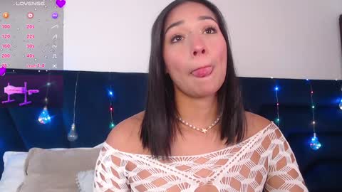 Snapshot of laura_golden1 chatting on 01.22.25 lLAURA online show from 01.22.25