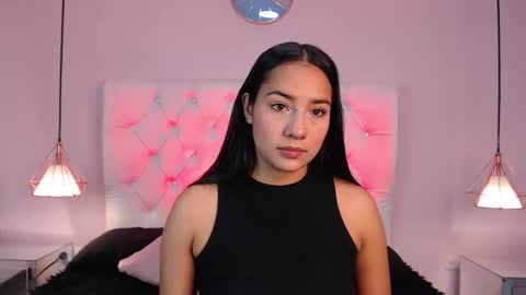 Snapshot of laura_golden1 chatting on 10.22.25 lLAURA online show from 10.22.25