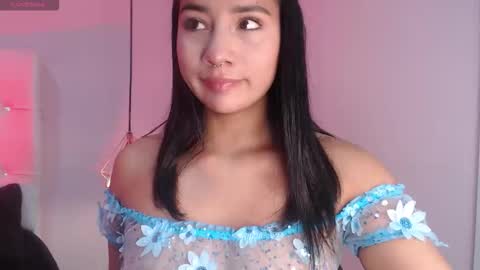 Snapshot of laura_golden1 chatting on 10.23.25 lLAURA online show from 10.23.25
