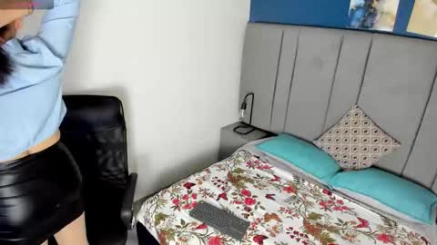 laura hotties online show from 01.14.26