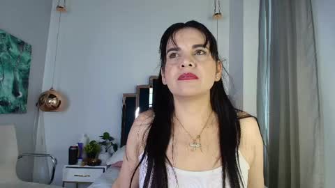 Snapshot of laura_hotties chatting on 06.05.26 laura hotties online show from 06.05.26