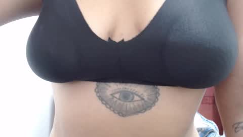 Snapshot of laura_hotyy chatting on 09.17.25 Laura online show from 09.17.25
