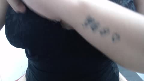  Laura  online show from 11.04.25