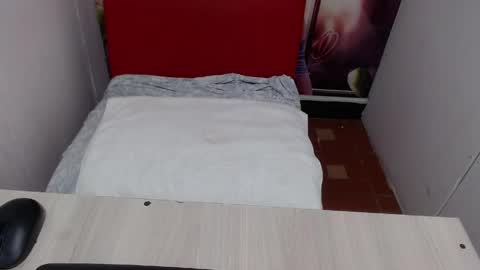  Laura  online show from 04.05.26