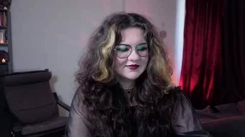 Snapshot of laura_karamazov chatting on 09.27.25 Miss Laura online show from 09.27.25