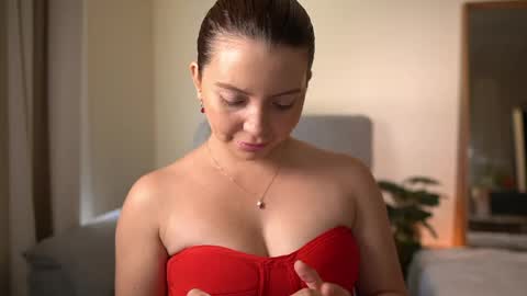 Laura Lee. online show from 03.29.26