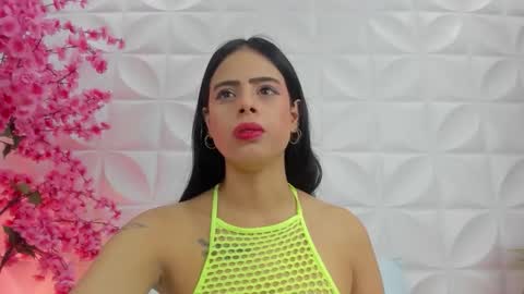 L A U R A online show from 12.16.25