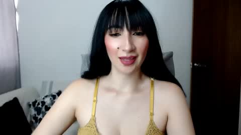Laura online show from 05.10.26