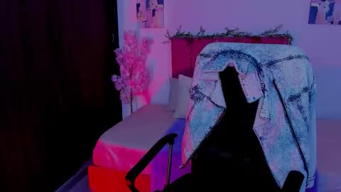 Laura Rose online show from 10.18.25