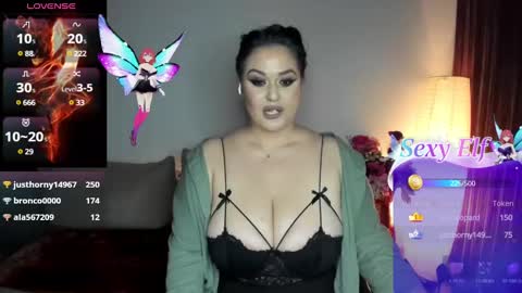 Snapshot of laura_sinner chatting on 01.22.25 Laura online show from 01.22.25