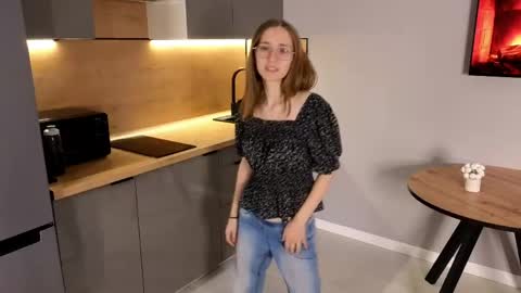Snapshot of lauracollins__ chatting on 05.06.26 May online show from 05.06.26