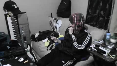 lauradecuada2 online show from 11.23.25