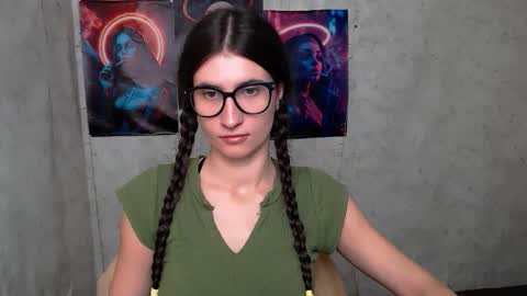 Laura online show from 10.18.25