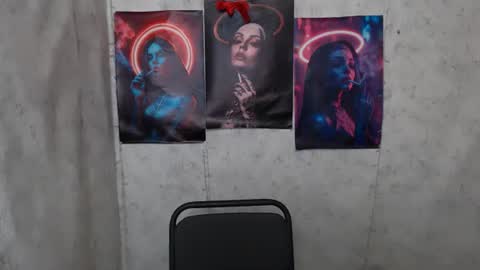 Snapshot of lauradre_ chatting on 07.06.26 Laura online show from 07.06.26
