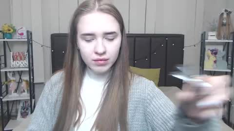 LauraHlot online show from 10.14.25