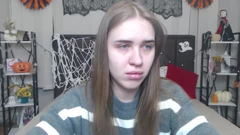 LauraHlot online show from 10.24.25