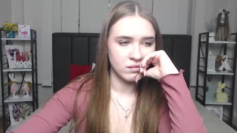 LauraHlot online show from 12.04.25