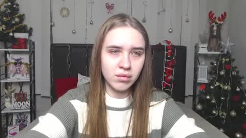 LauraHlot online show from 12.16.25