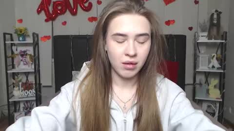 LauraHlot online show from 02.17.26