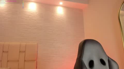  laura kane online show from 04.08.26