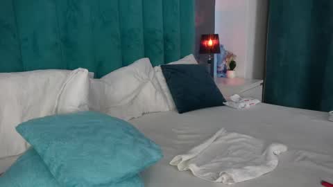 LauraMirage online show from 02.17.25