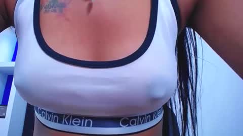 lauramossart online show from 11.18.25