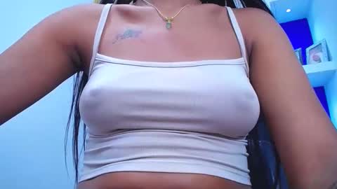 lauramossart online show from 11.19.25