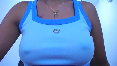 lauramossart online show from 11.30.25