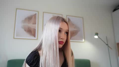 Laura online show from 09.18.25