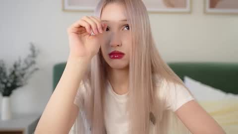 Laura online show from 10.02.25