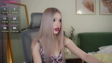 Laura online show from 10.09.25